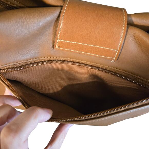 Vintage Michael Stevens Brown Leather Bag with Gold Hardware - Picture 4 of 9